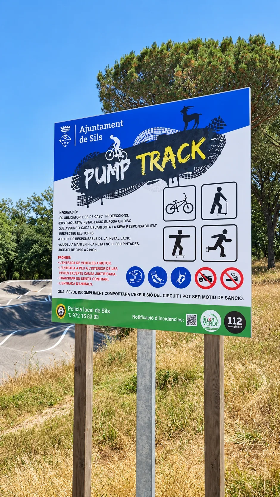 Panell informatiu Punt Track situat a l’exterior